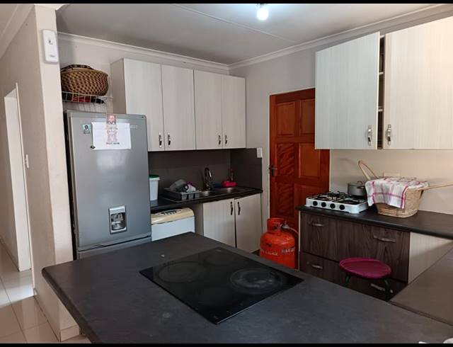 3 BEDROOM HOUSE FOR SALE IN OLIEVENHOUTBOSCH